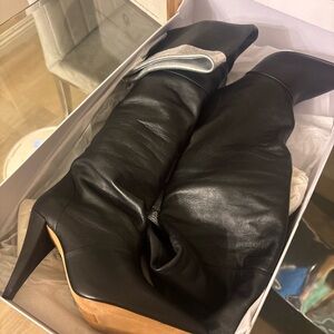IRO Elegant Black Leather Heeled Boots